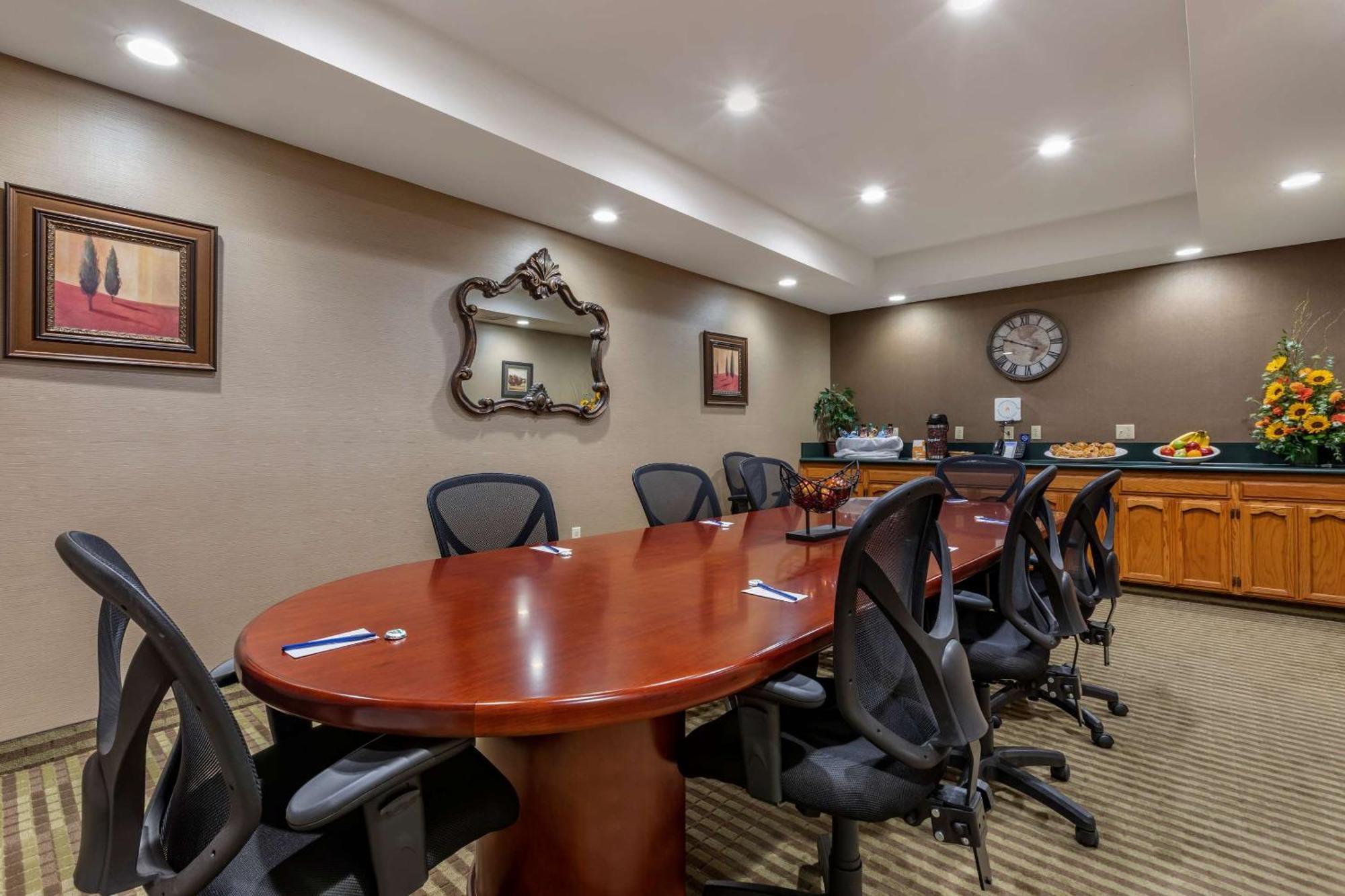 Comfort Suites Visalia - Convention Center Екстериор снимка